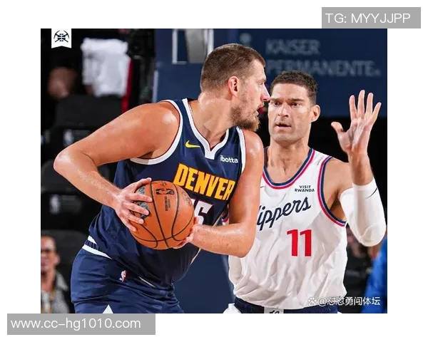 保罗现场观战快船与掘金激烈对决两支顶级球队的精彩较量